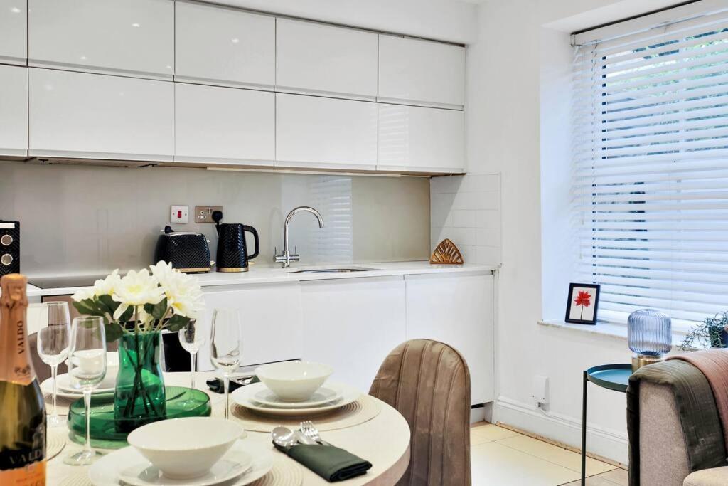 Stylish Camden Flat With Private Garden And Parking Appartement Londres