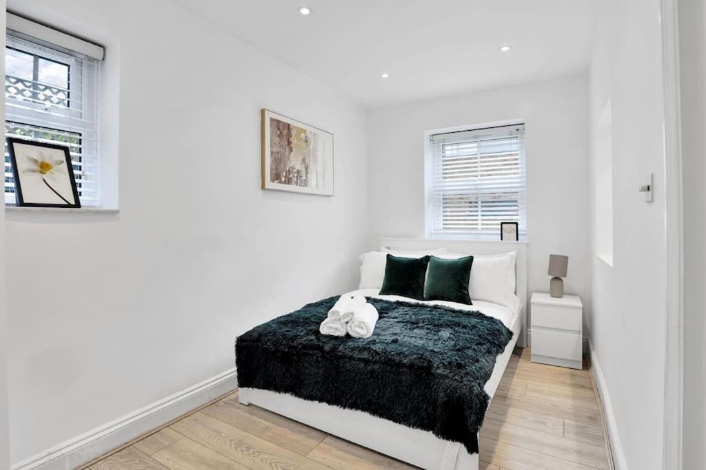 Stylish Camden Flat With Private Garden And Parking * Londres