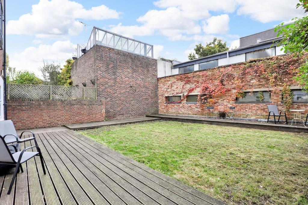 Stylish Camden Flat With Private Garden And Parking * Londres