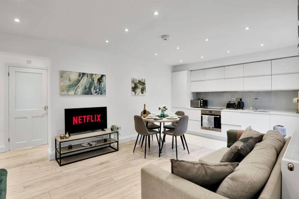 Stylish Camden Flat With Private Garden And Parking Appartamento *